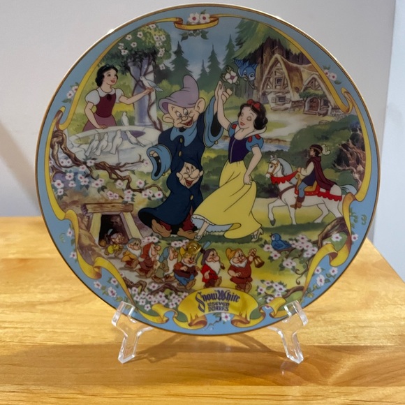 Disney Snow White & seven dwarfs musical plate Bradford exchange - Picture 1 of 6